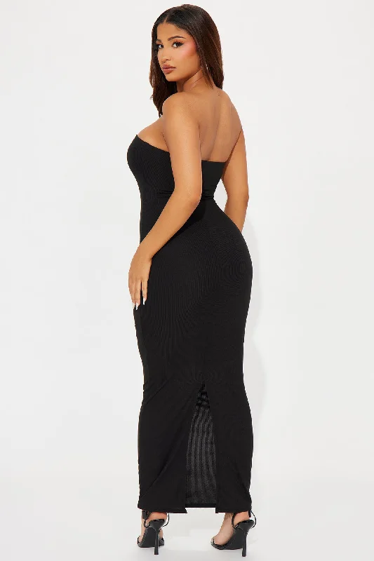 Gracie Ribbed Maxi Dress - Black