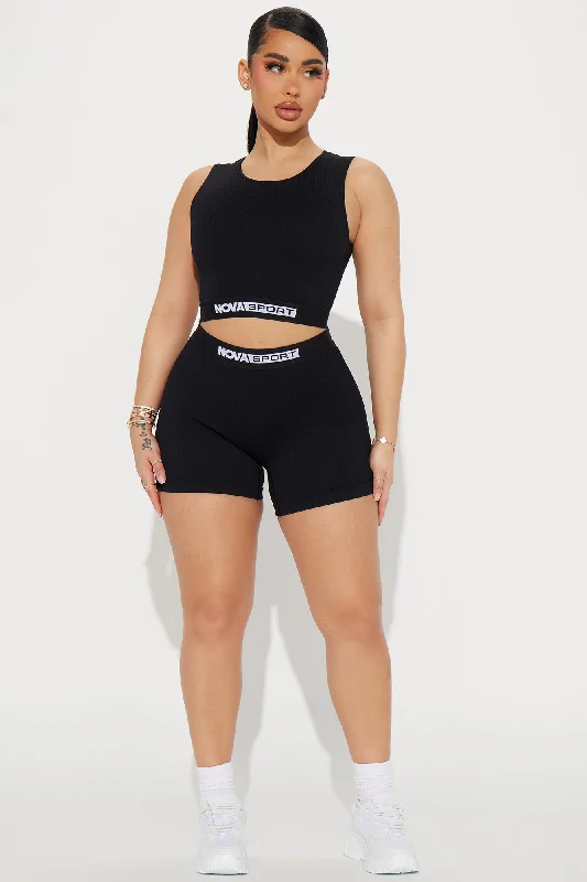 Nova Sport Effortless Seamless Active Short - Black