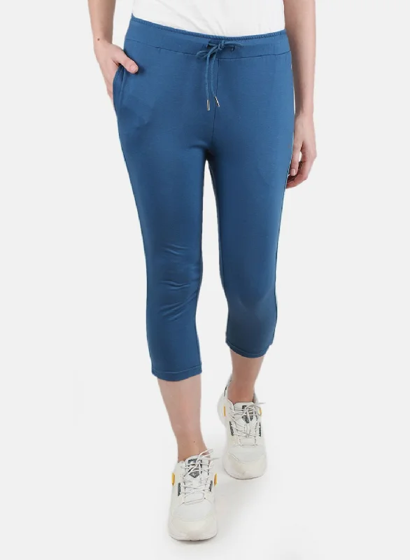 Women Blue Solid Capri