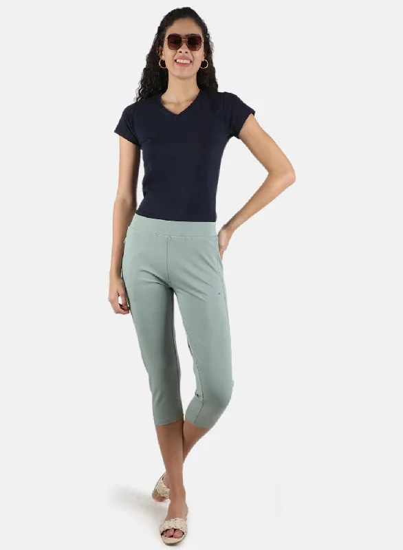 Women Green Plain Capri