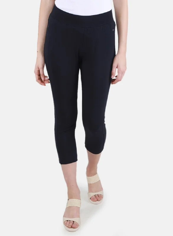 Women NAvy Blue Solid Capri