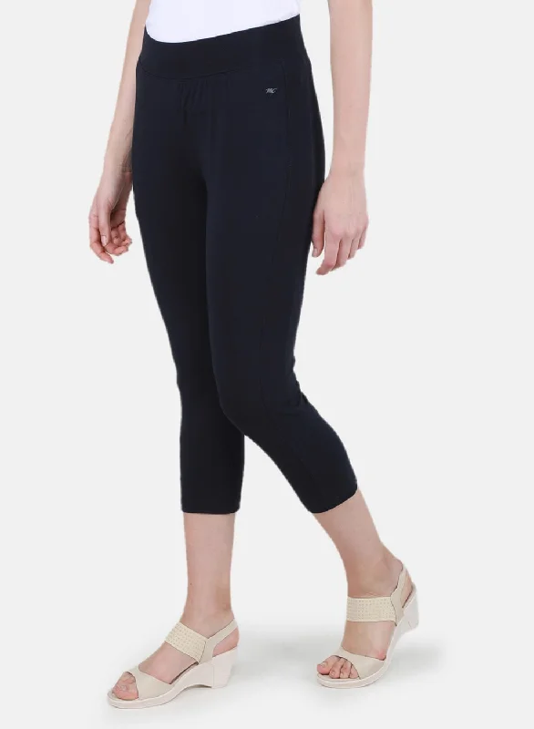 Women NAvy Blue Solid Capri